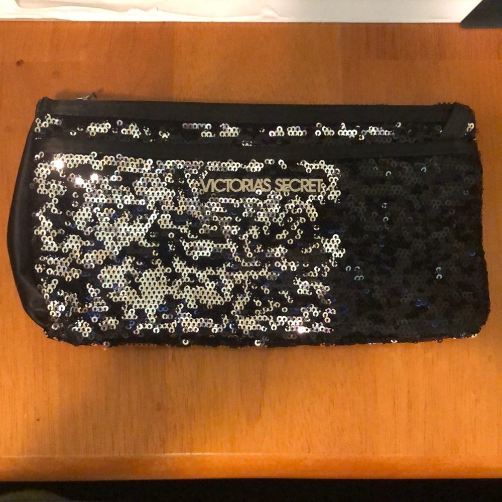 Victoria’s Secret Sequin black slim clutch pouch purse NWOT